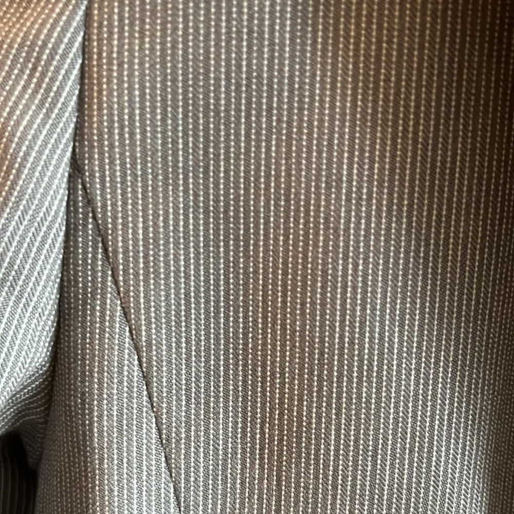 Suit - Picture 4 of 5